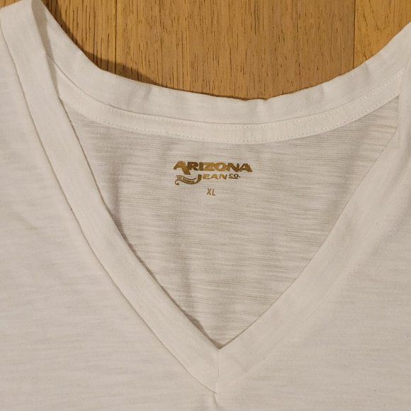 Arizona Jeans V-neck Fitted Tee - Picture 2 of 2